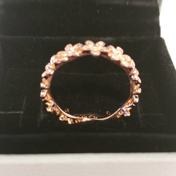 Pandora DAZZLING DAISY RING - Picture 2 of 5